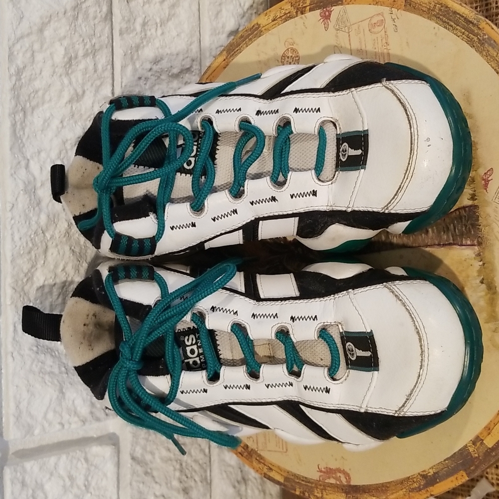 Key Adidas Equipment Trainer Size 8.5 - Picture 2 of 11